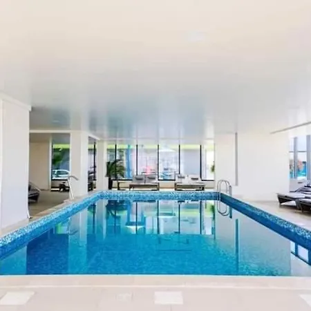 Azizi Beachfront & Pool Langa Plaja Gym *