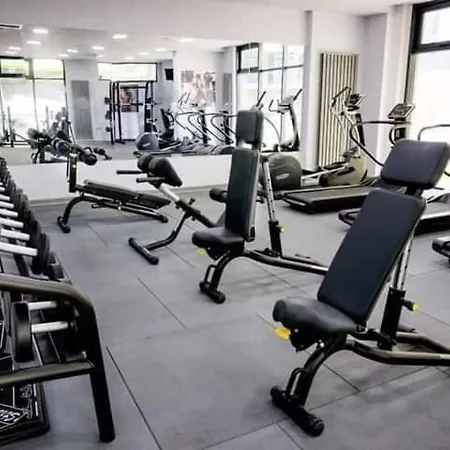 شقة Azizi Beachfront & Pool Langa Plaja Gym