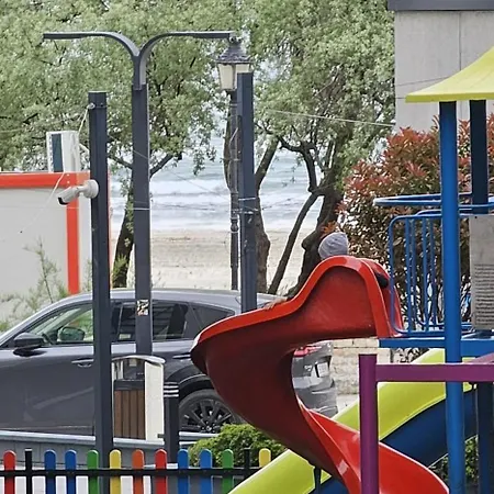 Azizi Beachfront & Pool Langa Plaja Gym